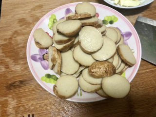 10、青椒炒素鸡,素鸡清洗切薄片