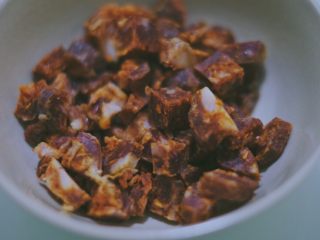 10、土豆香肠焖饭,香肠切粒