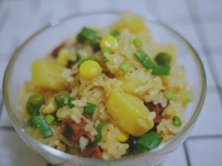 19、土豆香肠焖饭,迫不及待盛一碗吃了起来～