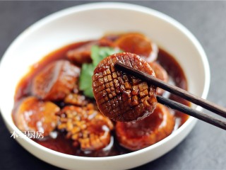 15、蚝油杏鲍菇,这道菜非常时候喜欢素食的朋友们，即使用来宴客，也不会输面子哦。