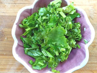 17、芹菜疙瘩,切碎备用