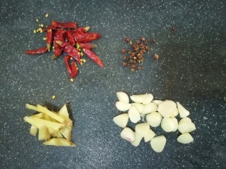 10、麻辣香锅,准备好配料