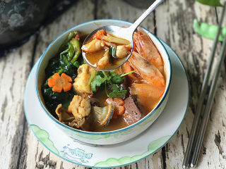 14、韩式海鲜锅,肉质鲜嫩、爽滑可口