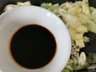 5、糖醋包菜,一点生抽