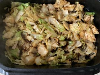 7、糖醋包菜,炒匀