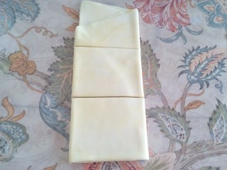 9、＃地方特色小吃＃  自制龙抄手,整理改刀切成小方块