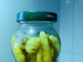 1、泡椒猪肝,泡椒待用