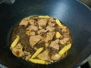 17、泡椒猪肝,起锅