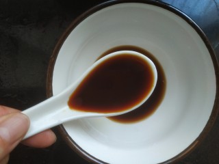 8、蒜蓉小油菜,两勺生抽