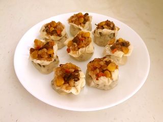 25、腊肠糯米烧麦,逐一包好的烧麦