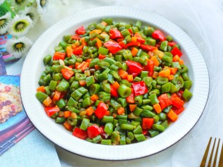 14、简单好吃的炒四季豆,无敌好吃。