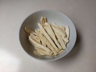 2、荷兰豆香干豆芽,五香干切成条