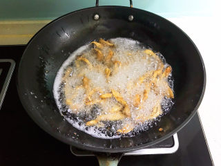 15、孜然蘑菇,炸制蘑菇金黄