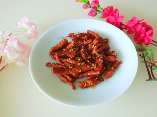 14、香辣里脊肉条  新文美食,美食做好，香辣酥脆好吃，做少了。