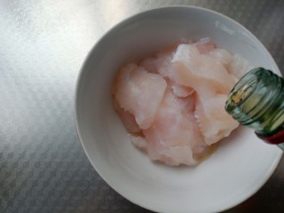 3、酸汤龙利鱼,加料酒