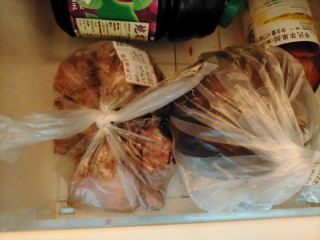 7、麻辣鸭边腿,密封放入冰箱冷藏一夜