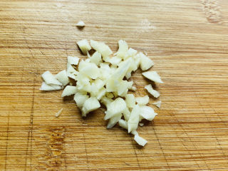 5、干锅千叶豆腐,蒜末