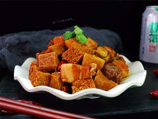 14、五花肉炖冻豆腐,香、辣、咸、鲜！肥而不腻，欲罢不能。