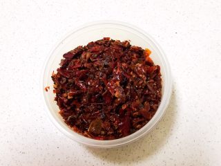 4、红油猪血豆腐,油辣子