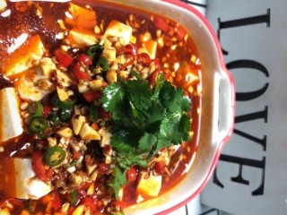5、酸辣豆腐,最后撒点香菜
