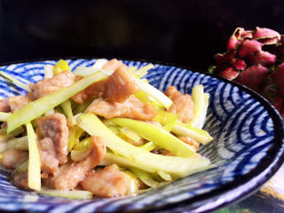 16、韭黄炒肉丝,成品～