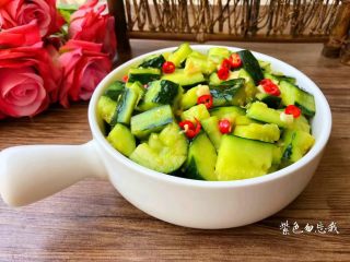 10、柠檬汁拌黄瓜,成品图一