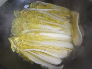 8、蒜蓉娃娃菜,烧开四五分钟，娃娃菜变软