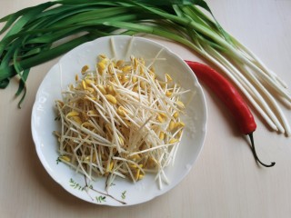 1、韭菜炒豆芽,需要的食材