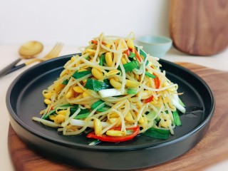 17、韭菜炒豆芽,喜欢的试试吧！