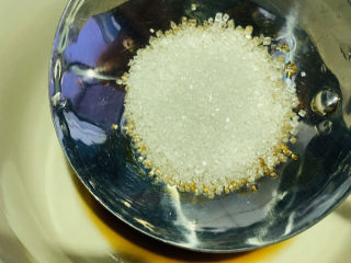 6、蒜蓉小油菜,加少许白糖；