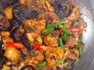 12、黄焖鸡,黄焖鸡做好