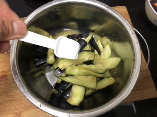 14、豇豆烧茄子,加少许淀粉