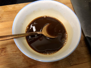 23、豇豆烧茄子,拌匀备用