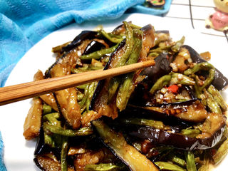 33、豇豆烧茄子,这道豇豆烧茄子，做法简单，鱼香味爆香，超级下饭，喜欢的小伙伴们快来试试吧????