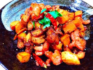 16、火爆麻辣土豆鸡,推荐一 可在原有基础上 添加蔬菜 比如胡萝卜 补充维生素 还控制油分吸收 还解腻 