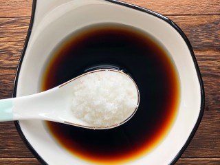 8、糖醋藕丁,一勺白糖