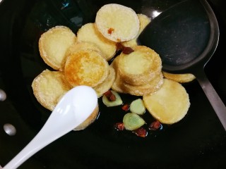 11、十味  青蒜生抽素鸡,放入少许盐