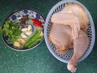 1、口水鸡,备好食材