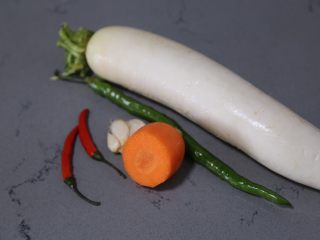 1、自制泡菜,材料准备好