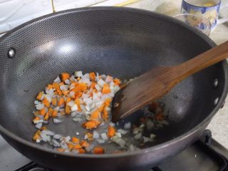 3、健康素食汉堡,超级分钟,一直到洋葱稍微有点透明