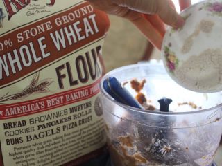 8、健康素食汉堡,加全麦面粉(或者别的粉,都行)