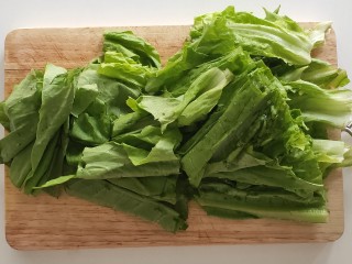 3、蚝油油麦菜,切段
