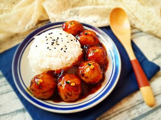 22、糖醋藕圆盖饭,上桌。