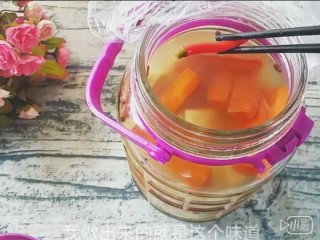 12、四川泡菜,20天后的样子 汤汁颜色有点浓了 下次再用这个汤汁泡 入味会很快的(陈汤)酸辣脆可口