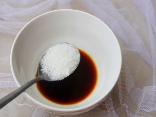 5、糖醋荷包蛋,1勺白糖。