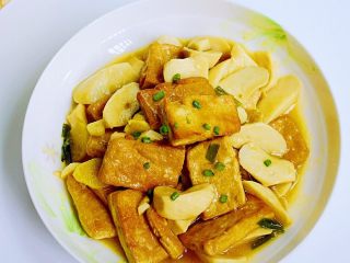 14、菌茹烩豆腐,来品尝美味吧。