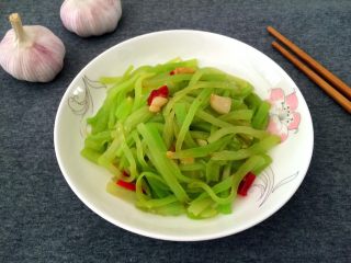 13、厨房挑战＋素菜＋清炒莴笋丝,清脆爽口，很不错的家常菜！