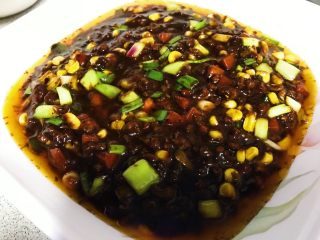 17、牛肉炸酱碱水面,盛出的牛肉酱，吃多少加多少。