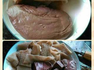 1、四川毛血旺,毛肚鸭血切块