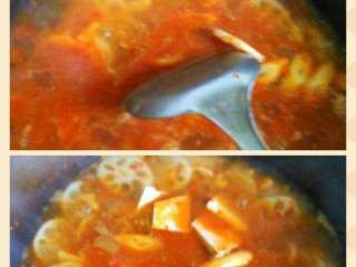 6、四川毛血旺,先放莲藕煮熟，再放豆腐煮入味。